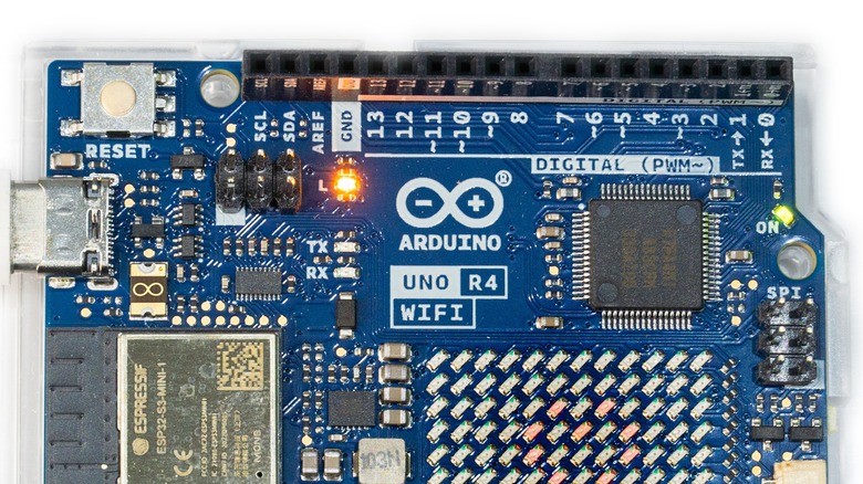 Arduino Uno R4 WiFi board turned on