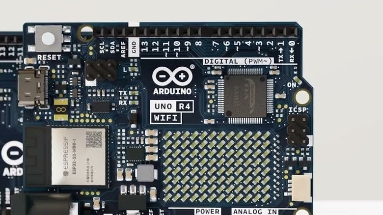 Arduino Uno R4 WiFi board