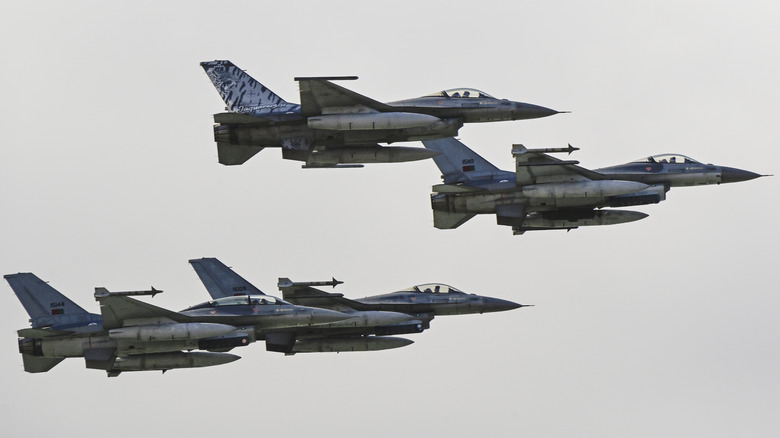 Portuguese F-16s flying in formation