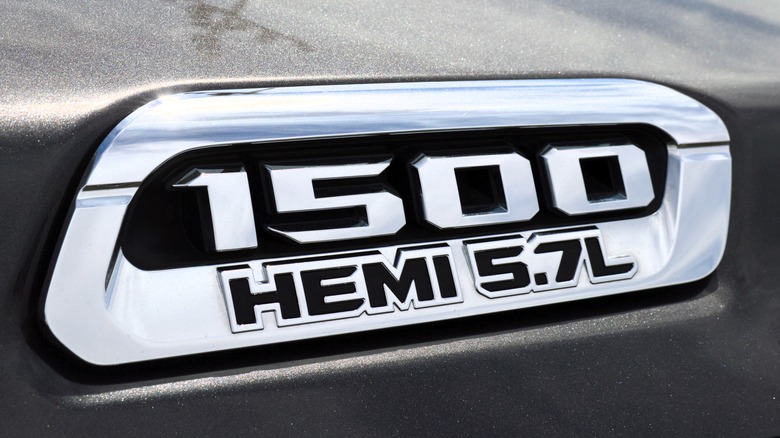 HEMI 5.7L badge