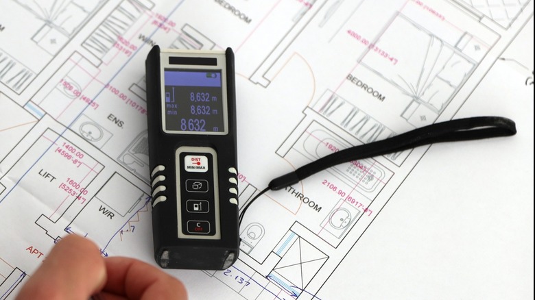 laser distance meter on a draft