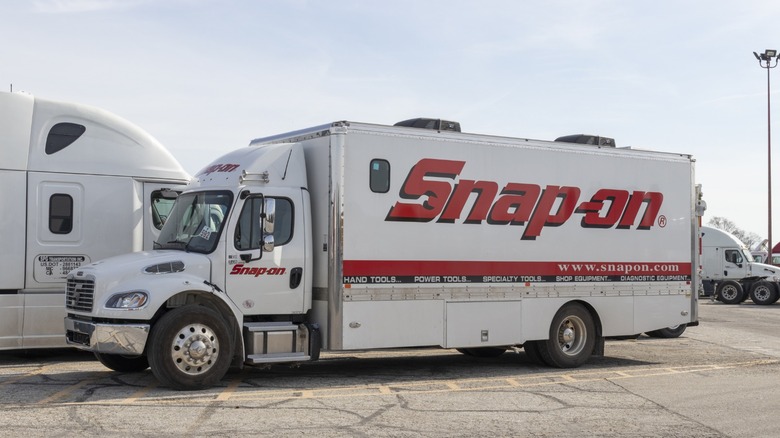 a snap-on tool truck