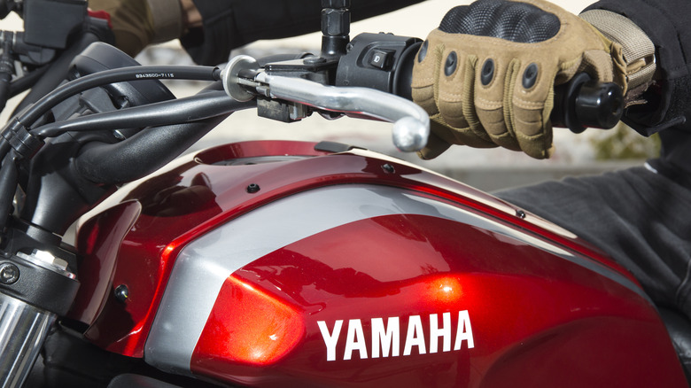 Yamaha XSR 700 gas tank closeup