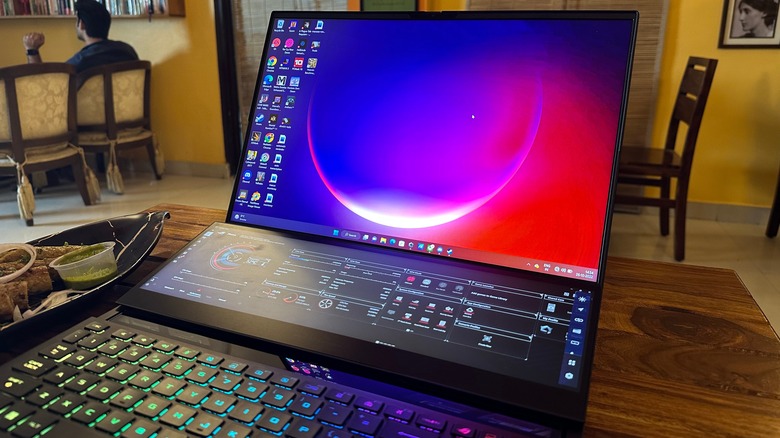 Home screen view of Asus ROG Zephyrus Duo 16