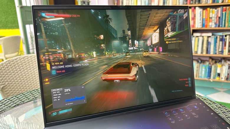 Playing Cyberpunk 2077 on Asus ROG Zephyrus Duo 16