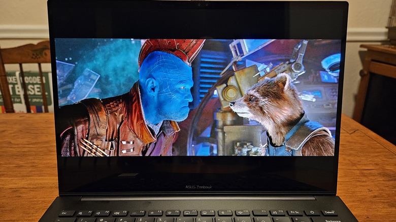 Asus Zenbook 14 OLED 2024 playing a Marvel movie.