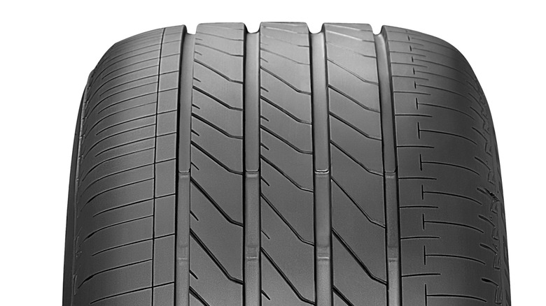 Bridgestone Turanza T005A asymmetric tire