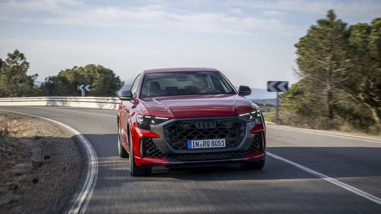 Audi RS Q8 Performance in the red color option