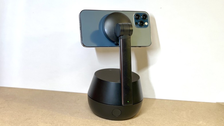 Auto-Tracking Stand Pro and iPhone from back