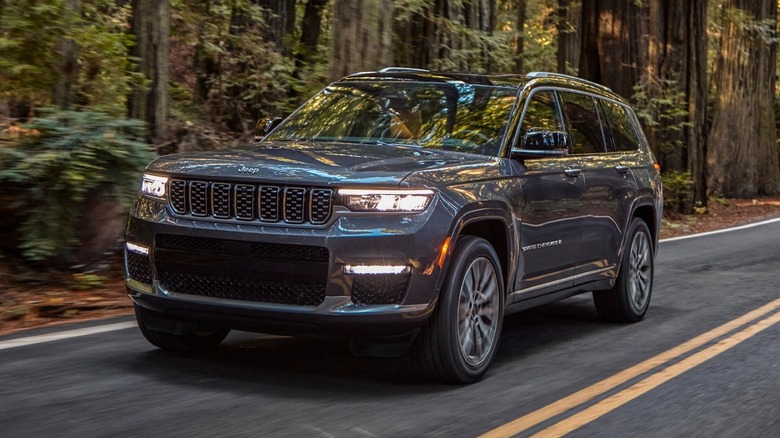 Jeep Grand Cherokee L in the forest