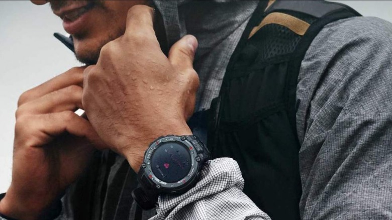 Apple Watch Ultra Who? Amazfit T-Rex 2 Features 24-Day Battery Life For  Just $179.99