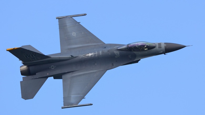 F-16 Fighting Falcon