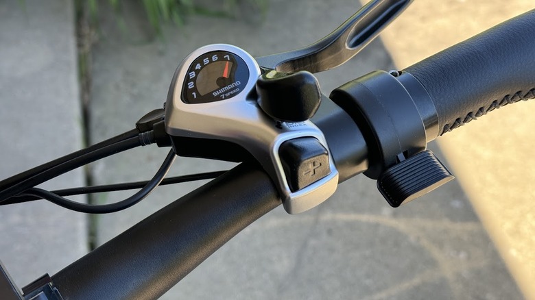 Bicycle gear shifter