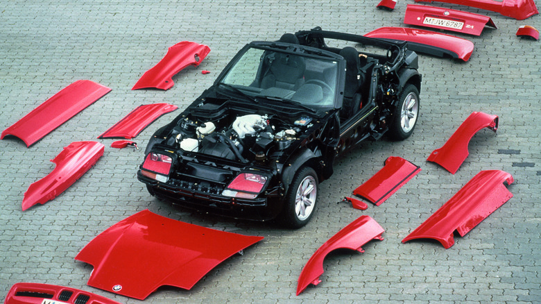 BMW Z1 Roadster body parts scattered