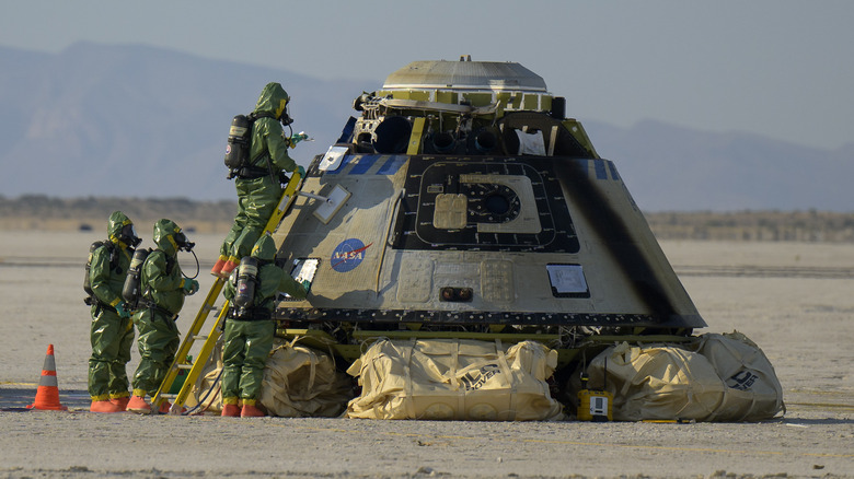 Crew works on the Boeing Starliner