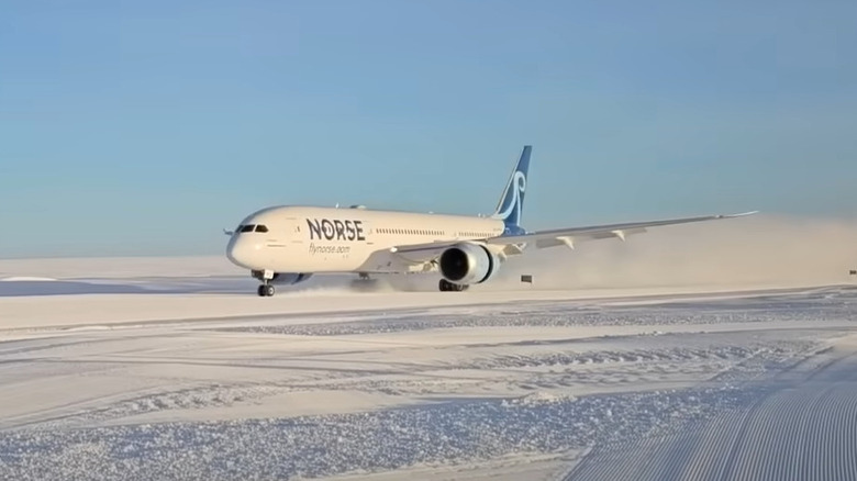 Boeing 787 Dreamliner lands in Antarctica