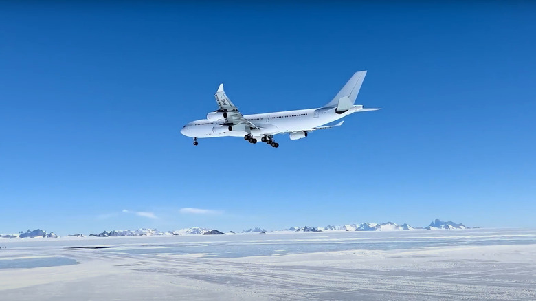 Airbus A340 landing in Antarctica