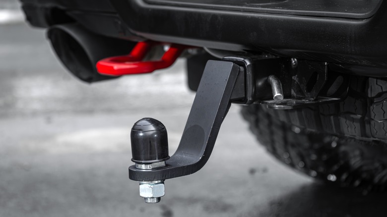 Tow hitch receiver