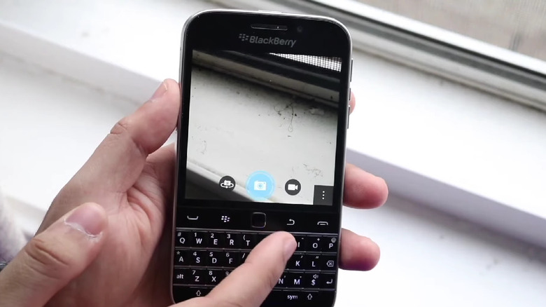 BlackBerry Classic with camera open