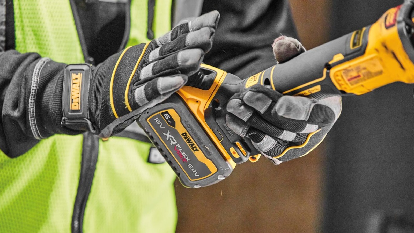 Can You Use DeWalt Flexvolt Batteries On XR Tools?