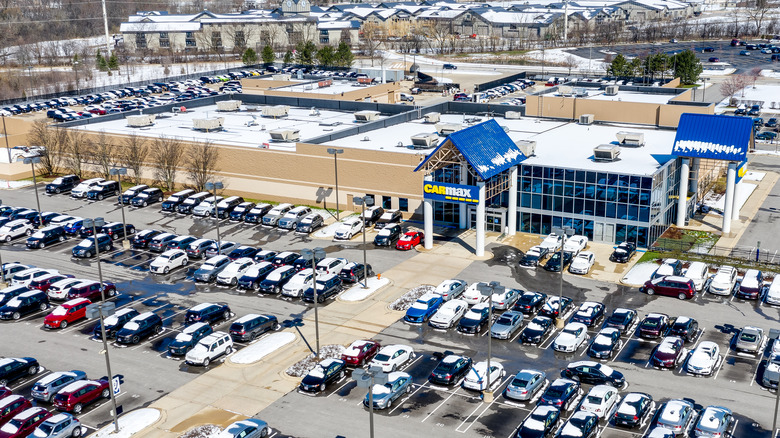 Large CarMax dealership from above
