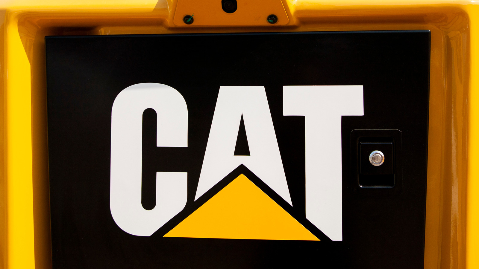 Caterpillar's History With Truck Engines Goes Back Farther Than You May Have Realized