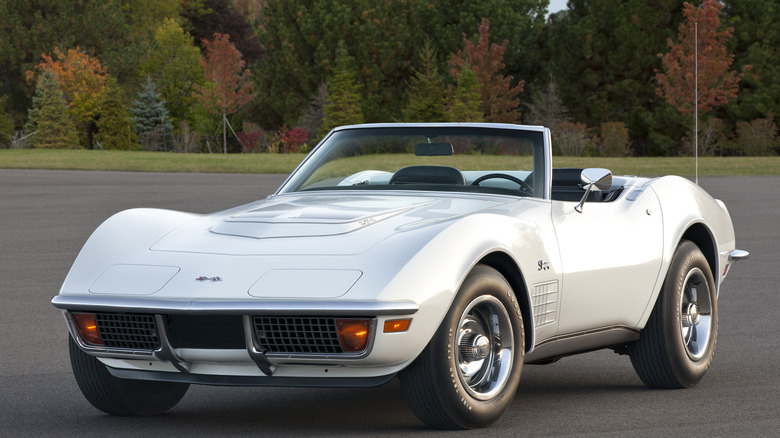 Chevy Corvette C3 convertible front end