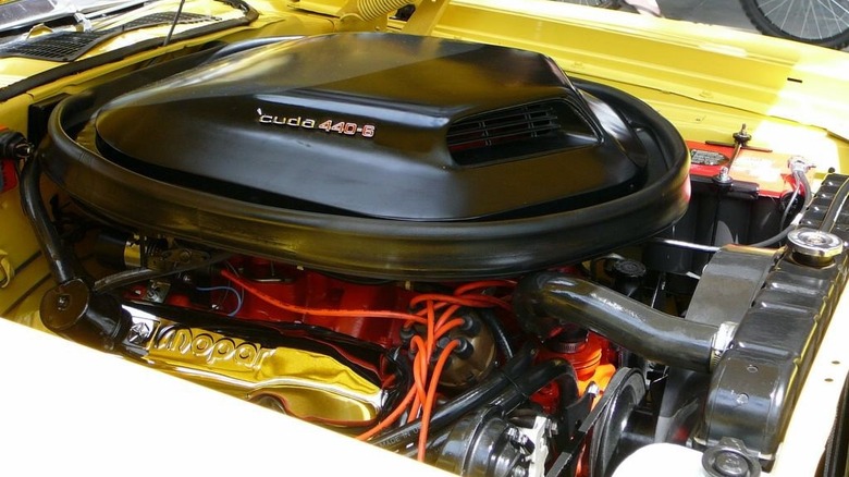 440 six pack engine in 1971 Plymouth Barracuda