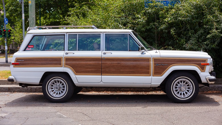 Jeep Grand Wagoneer