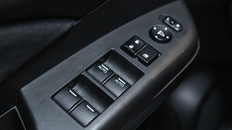 CR-V Interior Door Lock Controls