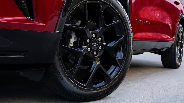 Wheel closeup of Chevrolet Traverse