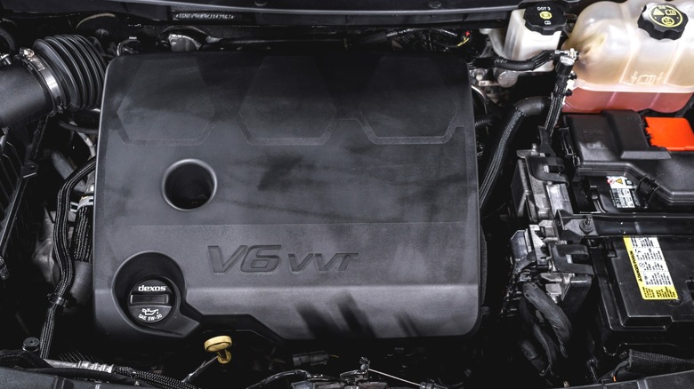 Chevrolet Traverse engine compartment