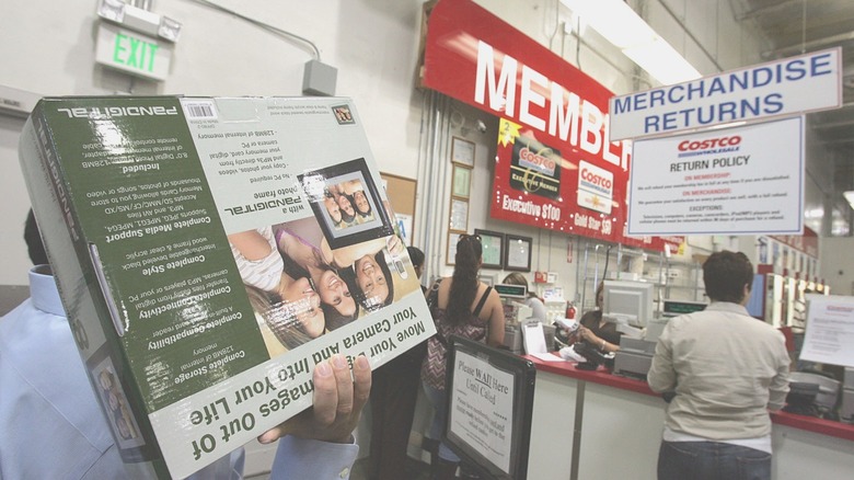 Costco returns counter line