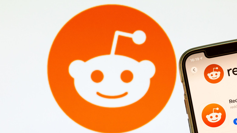 Reddit app logo