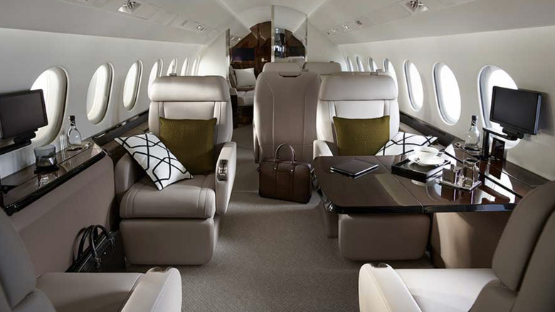 Dassault Falcon 900LX interior