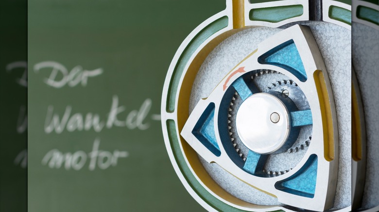 Cutaway model of a rotary engine