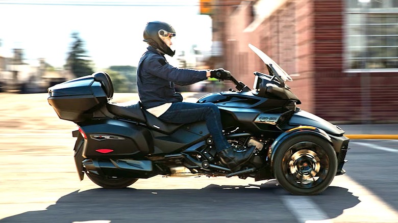 Can-Am Spyder F3 on road