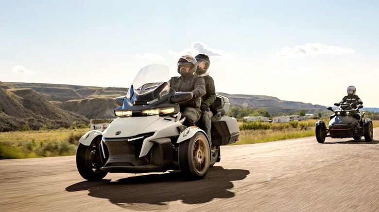 Can-Am Spyder RT on road