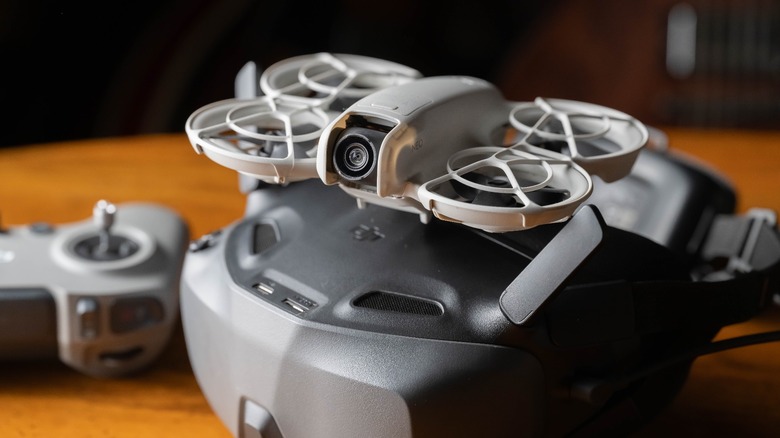 DJI Goggles N3 with the DJI Neo sitting on top.