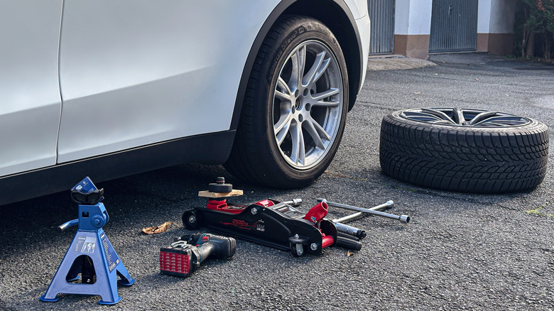 Tesla vehicle tire change