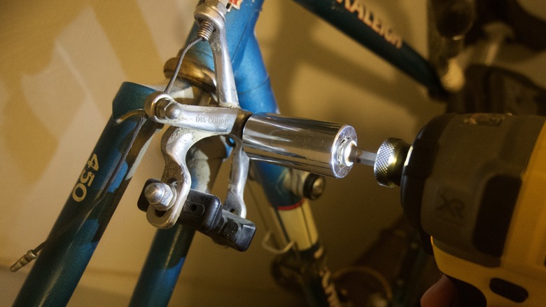 socket adjusting bike brakes