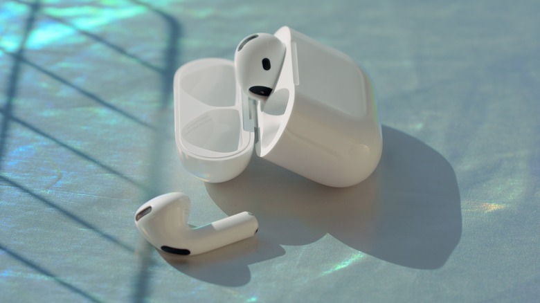 AirPods 4 with case