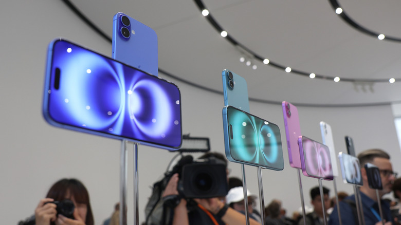 iPhone 16 colors displayed