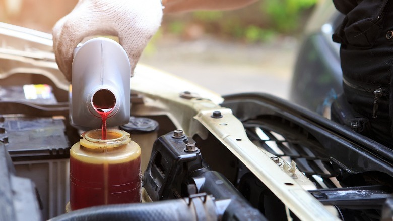 Filling power steering reservoir 