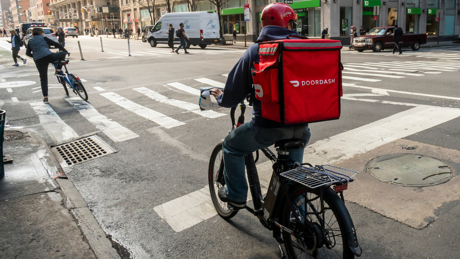 DoorDash is testing a feature that lets you return packages to post  offices, FedEx or UPS