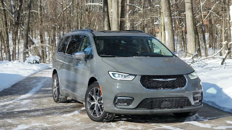 Chrysler Pacifica parked snow