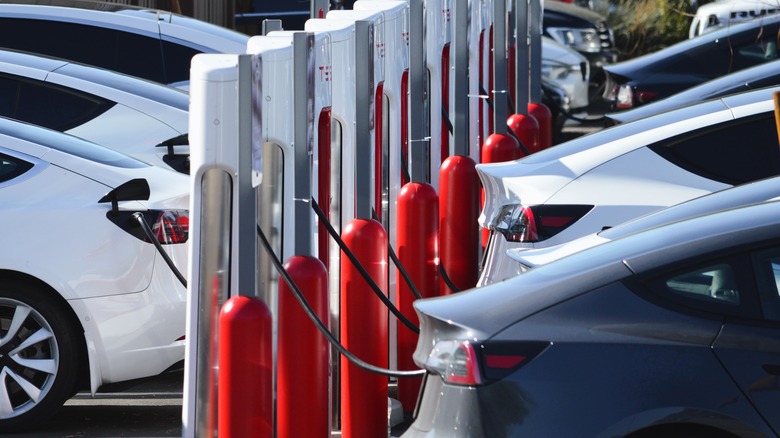 Teslas using a Supercharger station