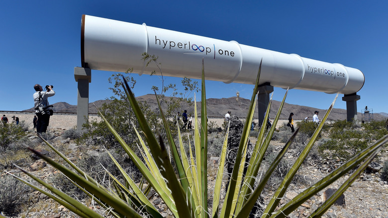 Hyperloop tube