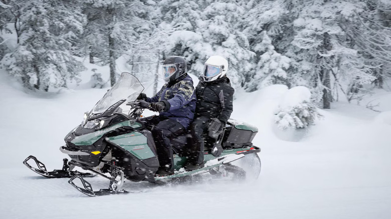 2026 Ski-Doo Grand Touring