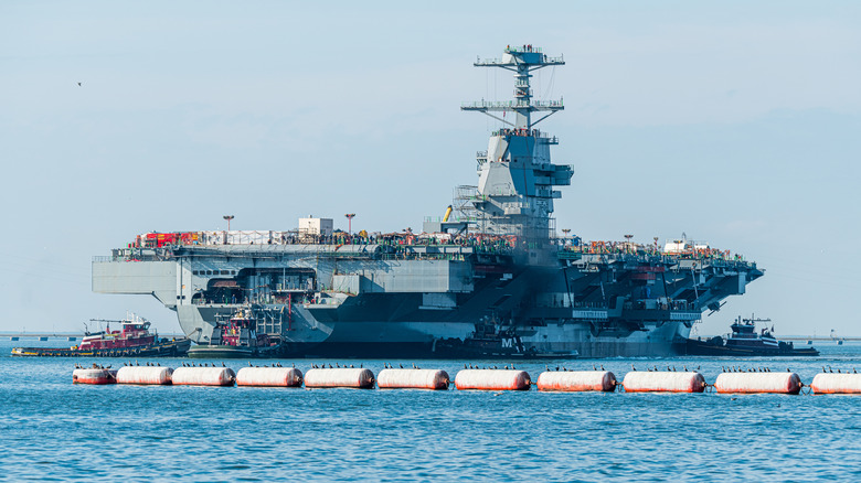 uss John F. Kennedy aircraft carrier construction newport